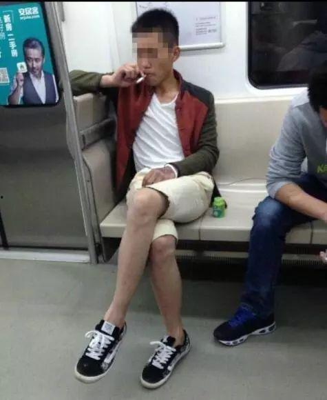 男女做爱偷拍无码曝光,偷拍男女私密行为无码曝光事件揭秘